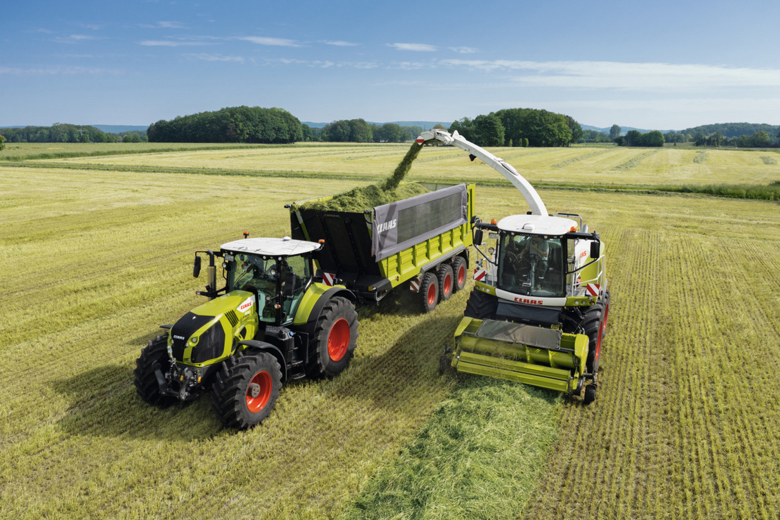 Tractor and harvester from Claas in collaboration