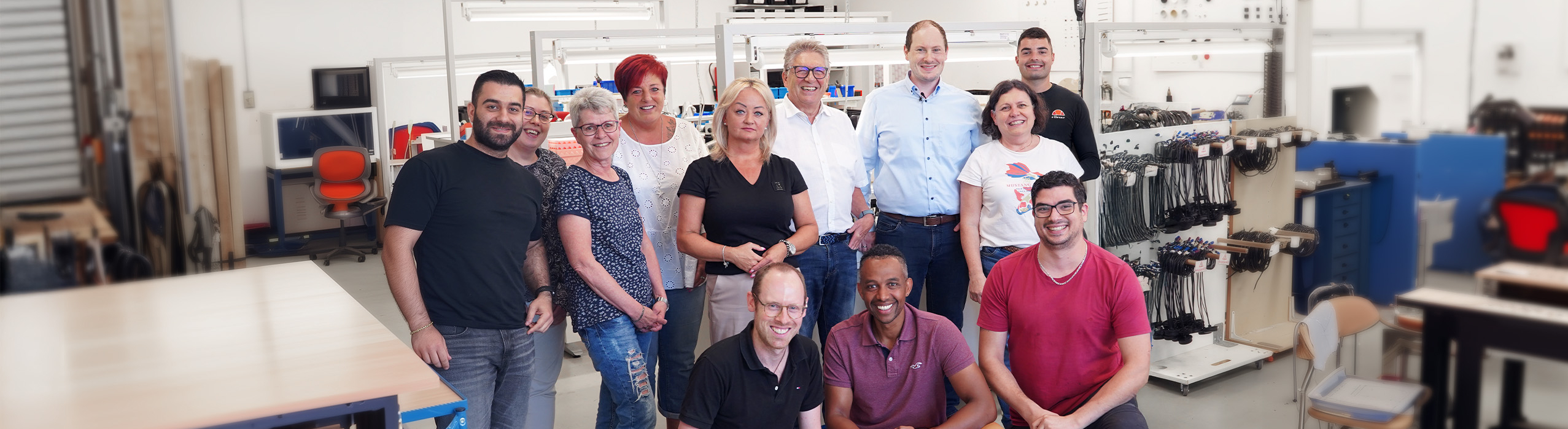 Gruppenfoto vom 12-köpfigen REEL-Team