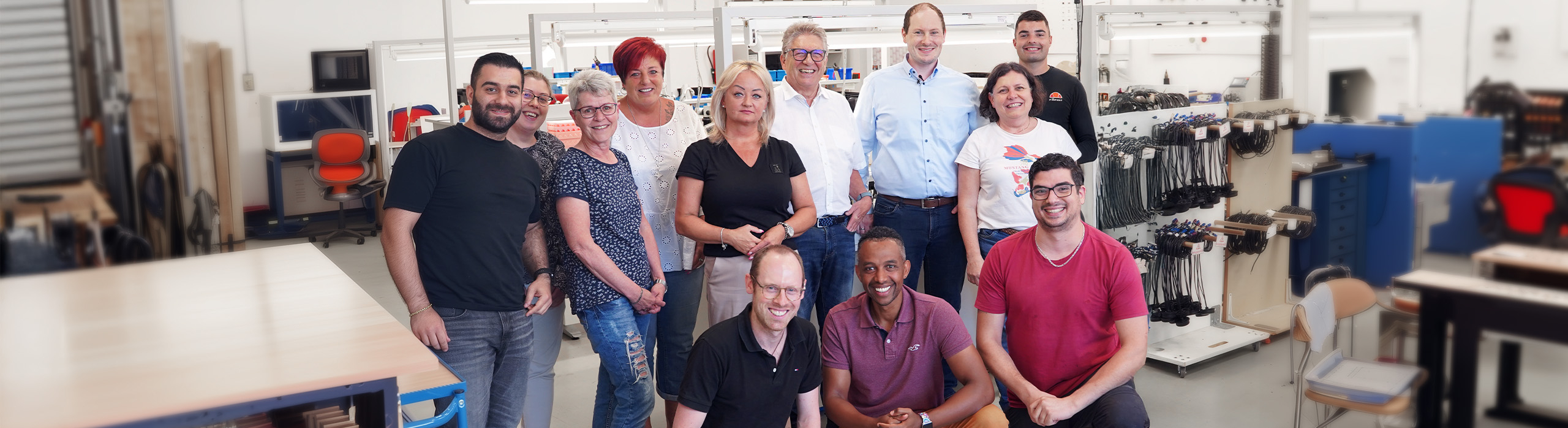 Gruppenfoto vom 12-köpfigen REEL-Team